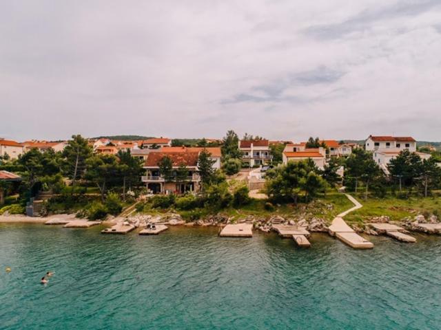Villa Sarah Климно Экстерьер фото
