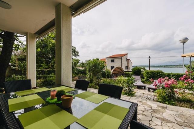 Villa Sarah Климно Экстерьер фото